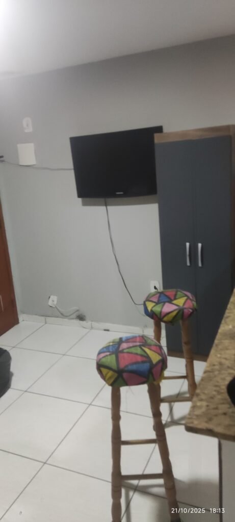 Apartamento de 2 quartos, 2 meninas diária de 100pra cada