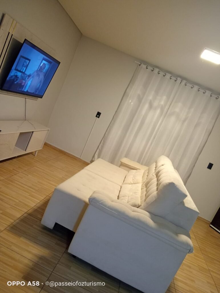 Foz do Iguaçu – PR: Suíte em Sobrado, Conforto em Bairro Nobre!