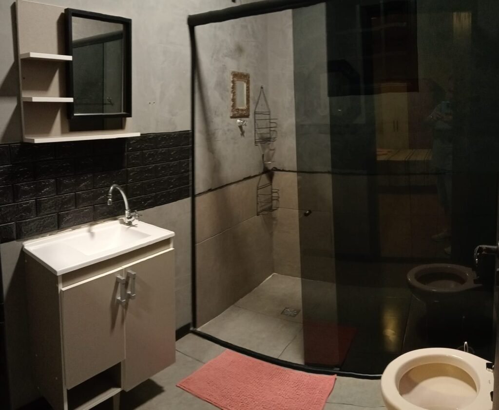 Foz do Iguaçu – PR: Suíte em Sobrado, Conforto em Bairro Nobre!