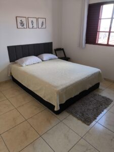 Quarto confortável em área nobre