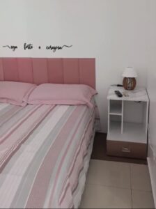 Quarto confortável em região nobre
