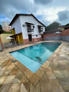 Quarto em Campo Grande 100,00 com piscina