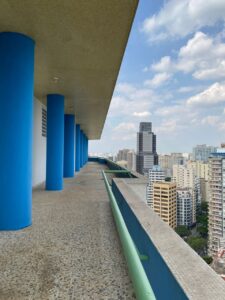 Apartamento 2 Quartos na Bela Vista Prédio Histórico Uso Discreto